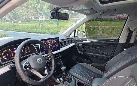 Volkswagen Tiguan II, 2023 год, 2 479 006 рублей, 7 фотография