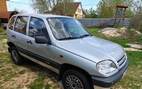 Chevrolet Niva I рестайлинг, 2005 год, 700 000 рублей, 3 фотография
