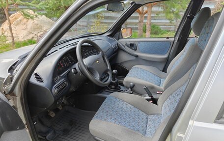 Chevrolet Niva I рестайлинг, 2005 год, 700 000 рублей, 17 фотография