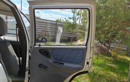 Chevrolet Niva I рестайлинг, 2005 год, 700 000 рублей, 15 фотография