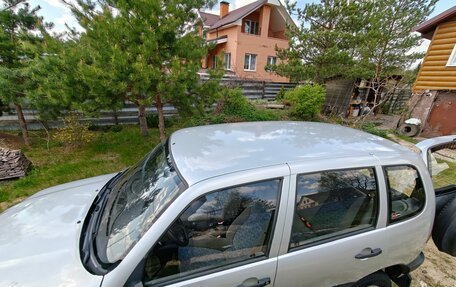 Chevrolet Niva I рестайлинг, 2005 год, 700 000 рублей, 24 фотография