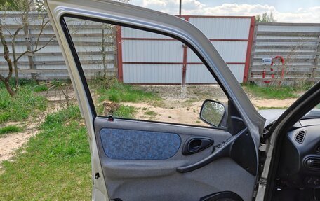 Chevrolet Niva I рестайлинг, 2005 год, 700 000 рублей, 20 фотография