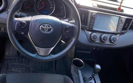 Toyota RAV4, 2014 год, 1 900 000 рублей, 16 фотография