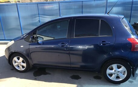 Toyota Yaris III рестайлинг, 2006 год, 450 000 рублей, 14 фотография