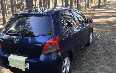 Toyota Yaris III рестайлинг, 2006 год, 450 000 рублей, 19 фотография