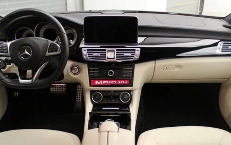 Mercedes-Benz CLS, 2015 год, 2 935 000 рублей, 7 фотография