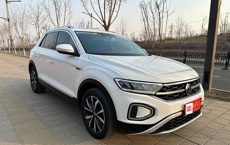Volkswagen T-Roc I, 2023 год, 1 815 006 рублей, 3 фотография
