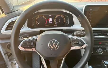 Volkswagen T-Roc I, 2023 год, 1 815 006 рублей, 15 фотография