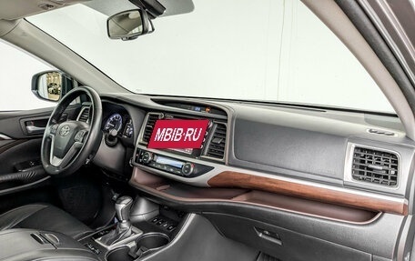 Toyota Highlander III, 2015 год, 3 399 000 рублей, 12 фотография