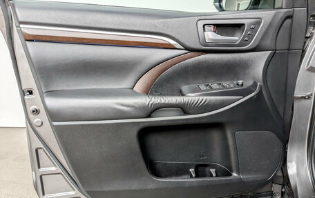 Toyota Highlander III, 2015 год, 3 399 000 рублей, 21 фотография