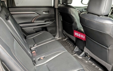 Toyota Highlander III, 2015 год, 3 399 000 рублей, 13 фотография