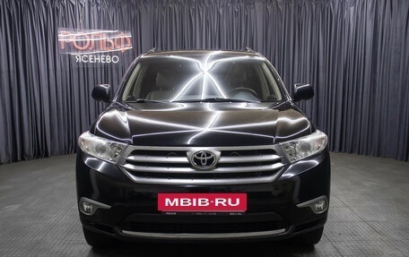 Toyota Highlander III, 2011 год, 2 198 000 рублей, 2 фотография