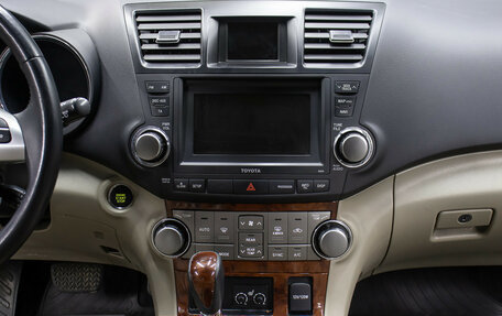 Toyota Highlander III, 2011 год, 2 198 000 рублей, 16 фотография