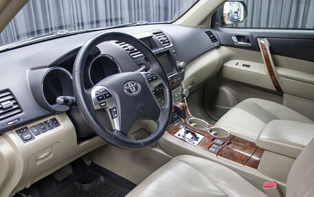 Toyota Highlander III, 2011 год, 2 198 000 рублей, 17 фотография
