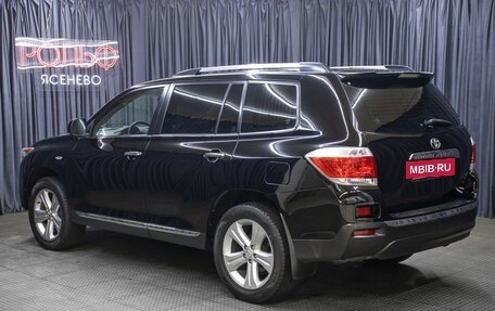 Toyota Highlander III, 2011 год, 2 198 000 рублей, 7 фотография