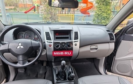 Mitsubishi Pajero Sport II рестайлинг, 2011 год, 2 490 000 рублей, 25 фотография