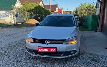Volkswagen Jetta VI, 2013 год, 1 100 000 рублей, 1 фотография
