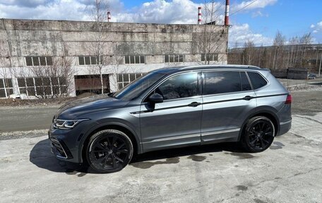 Volkswagen Tiguan II, 2021 год, 3 800 000 рублей, 1 фотография