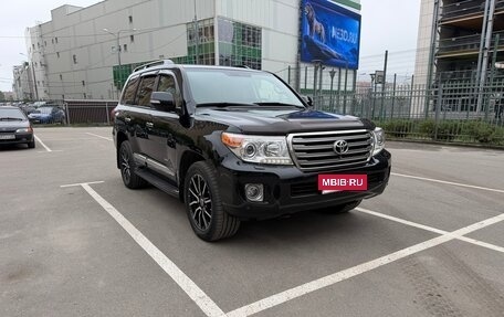 Toyota Land Cruiser 200, 2013 год, 4 000 000 рублей, 1 фотография