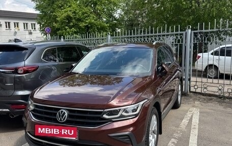 Volkswagen Tiguan II, 2021 год, 3 500 000 рублей, 3 фотография