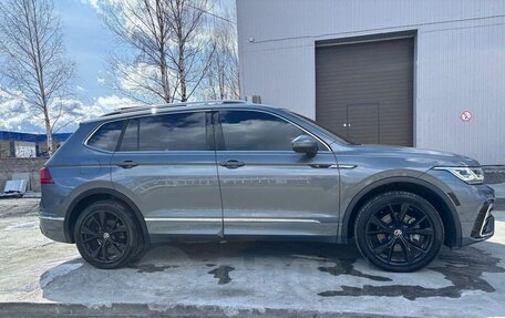 Volkswagen Tiguan II, 2021 год, 3 800 000 рублей, 6 фотография