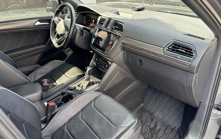 Volkswagen Tiguan II, 2021 год, 3 800 000 рублей, 14 фотография