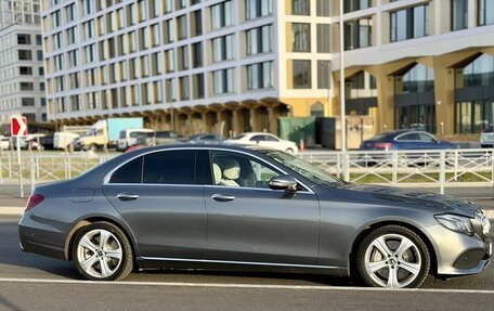 Mercedes-Benz E-Класс, 2017 год, 3 190 000 рублей, 5 фотография
