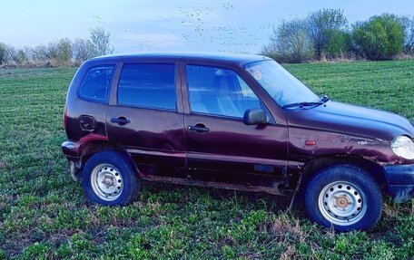 Chevrolet Niva I рестайлинг, 2004 год, 185 000 рублей, 2 фотография