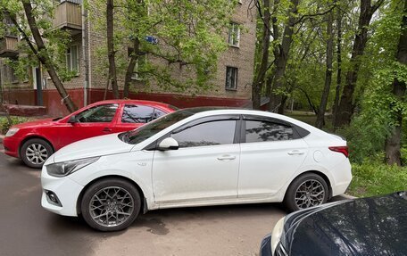 Hyundai Solaris II рестайлинг, 2018 год, 1 150 000 рублей, 2 фотография