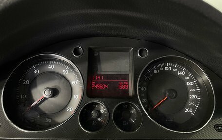 Volkswagen Passat B6, 2005 год, 304 000 рублей, 13 фотография