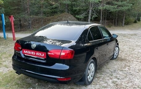 Volkswagen Jetta VI, 2011 год, 850 000 рублей, 2 фотография