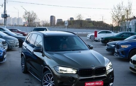 BMW X5 M, 2018 год, 5 700 000 рублей, 1 фотография