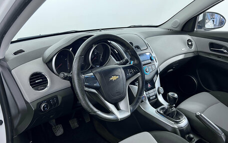 Chevrolet Cruze II, 2013 год, 817 000 рублей, 10 фотография
