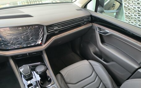 Volkswagen Touareg III, 2025 год, 8 180 000 рублей, 25 фотография