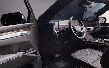 Cadillac Escalade V, 2025 год, 17 990 000 рублей, 13 фотография