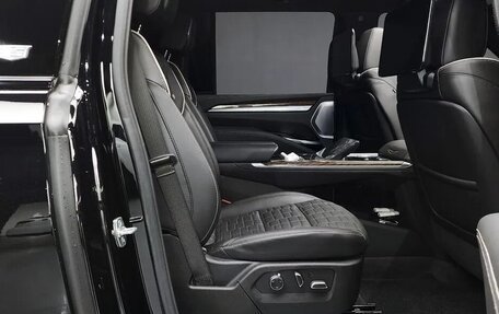 Cadillac Escalade V, 2025 год, 17 990 000 рублей, 14 фотография