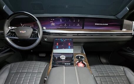 Cadillac Escalade V, 2025 год, 17 990 000 рублей, 6 фотография