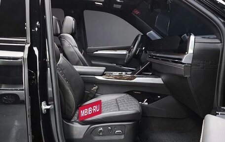 Cadillac Escalade V, 2025 год, 17 990 000 рублей, 15 фотография