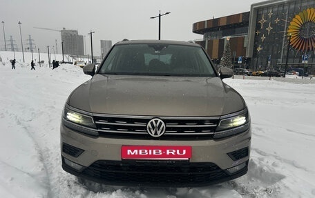 Volkswagen Tiguan II, 2019 год, 2 950 000 рублей, 2 фотография