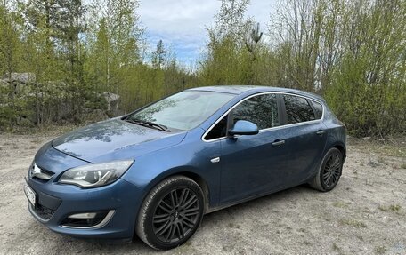 Opel Astra J, 2013 год, 880 000 рублей, 3 фотография