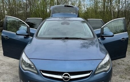 Opel Astra J, 2013 год, 880 000 рублей, 2 фотография