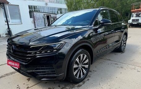 Volkswagen Touareg III, 2019 год, 5 700 000 рублей, 2 фотография