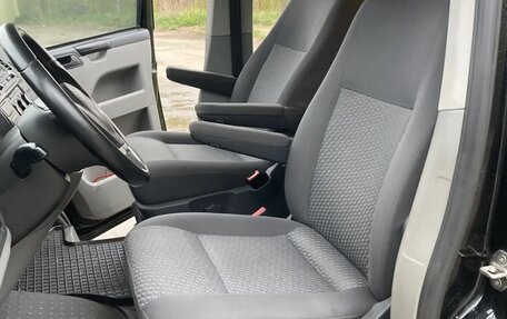 Volkswagen Caravelle T5, 2014 год, 1 900 000 рублей, 4 фотография