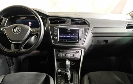 Volkswagen Tiguan II, 2017 год, 2 095 000 рублей, 14 фотография