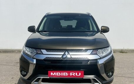Mitsubishi Outlander III рестайлинг 3, 2021 год, 3 000 000 рублей, 3 фотография
