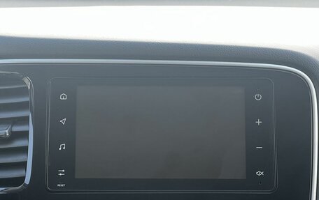 Mitsubishi Outlander III рестайлинг 3, 2021 год, 3 000 000 рублей, 18 фотография