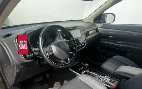 Mitsubishi Outlander III рестайлинг 3, 2021 год, 3 000 000 рублей, 25 фотография