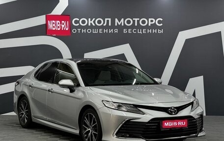Toyota Camry, 2022 год, 4 099 900 рублей, 1 фотография