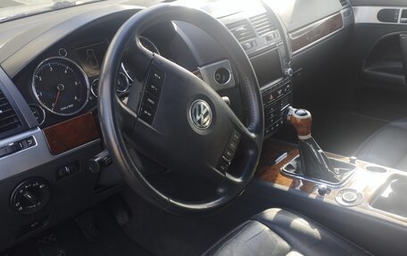 Volkswagen Touareg III, 2004 год, 839 000 рублей, 11 фотография