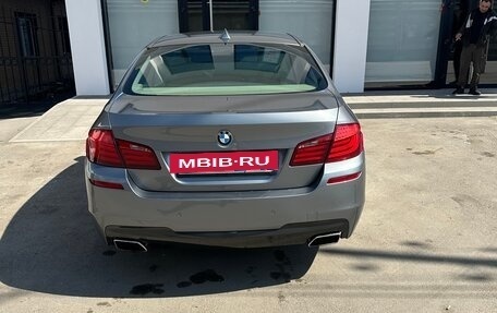BMW 5 серия, 2010 год, 2 600 000 рублей, 2 фотография